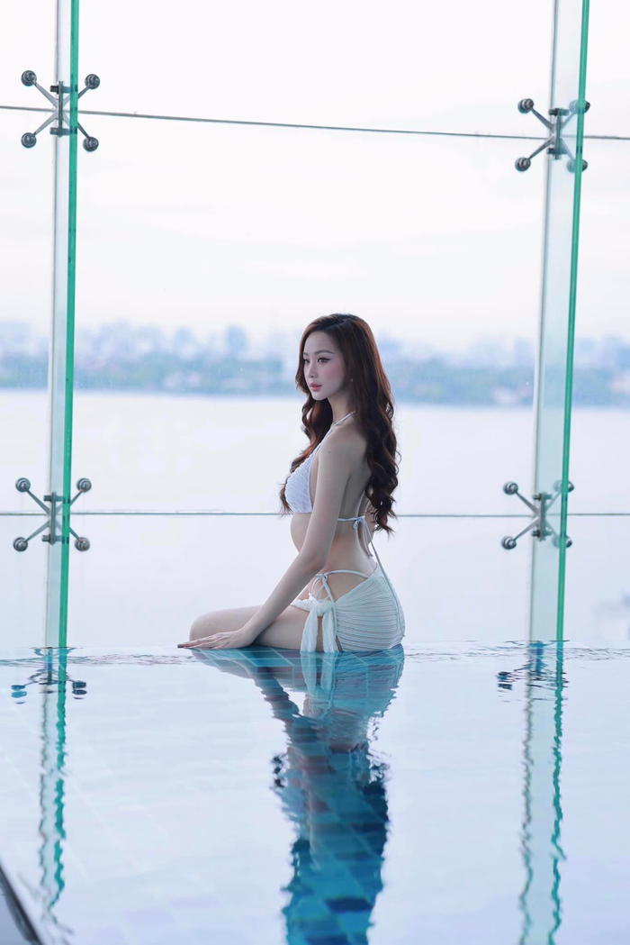 Hoa hậu Bảo Ngọc gây chú ý với loạt ảnh ''nóng hơn mùa hè'' - ảnh 2