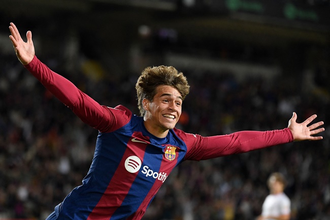 Sau Xavi, Barca sắp công bố hợp đồng mới - ảnh 1