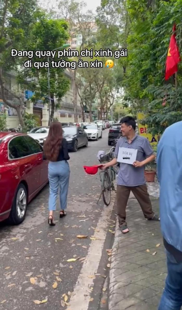 Nam diễn viên Việt nổi tiếng bị bắt gặp đi xin ăn trên phố? - ảnh 2