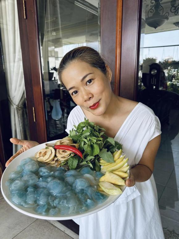 Sao Việt 25/4: Phương Thanh bị ''khủng bố'' comment tố ăn chặn từ thiện; Hoa hậu Ý Nhi có động thái đầu tiên sau tin bí mật kết hôn - ảnh 18