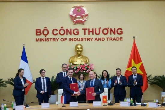 Ký kết Biên bản hợp tác về thương mại, đầu tư Việt - Pháp - ảnh 1