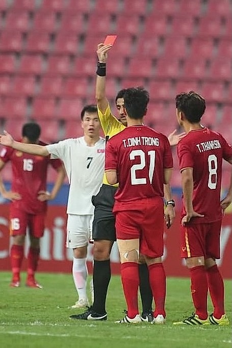 Dớp thẻ đỏ của số 21 ở U23 Việt Nam - ảnh 3