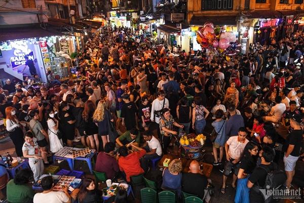 Điểm đến hấp dẫn tại Hà Nội dịp nghỉ lễ 30/4 cho người 'lười đi chơi xa' - ảnh 5