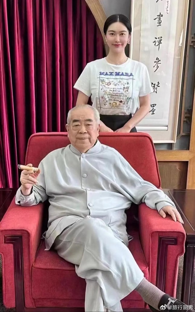 Đời tư ồn ào của nhà thư pháp Phạm Tăng 86 tuổi lấy vợ thứ 4 kém 50 tuổi - ảnh 1