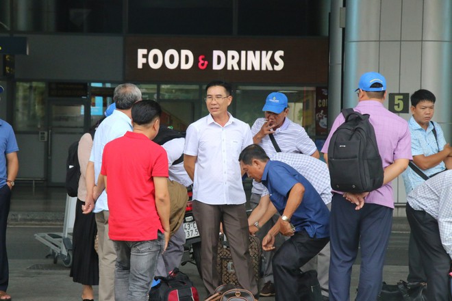 Khung cảnh lạ ở sân bay Tân Sơn Nhất trong ngày đầu nghỉ lễ 30-4, 1-5 - ảnh 16