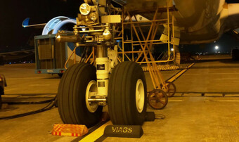 Siêu máy bay được phát hiện rách lốp sau hành trình Tân Sơn Nhất - Nội Bài