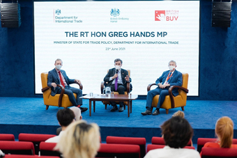 Trường ĐH BUV tiếp đón Quốc vụ Khanh phụ trách Chính sách thương mại Vương quốc Anh Greg Hands và Đại sứ Anh tại Việt Nam tới thăm