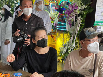Tang lễ đạo diễn Trần Cảnh Đôn: Trịnh Kim Chi, Hồ Bích Trâm và loạt sao Việt buồn bã đến tiễn biệt người quá cố