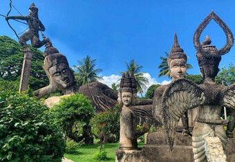 Ngỡ ngàng Công viên Phật giáo có hàng trăm bức tượng