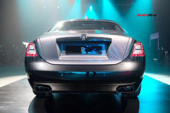 Rolls-Royce Ghost Black Badge 2022 chính hãng giá từ 33,7 tỷ đồng tại Việt Nam - Sedan siêu sang hàng độc cho đại gia chơi Tết