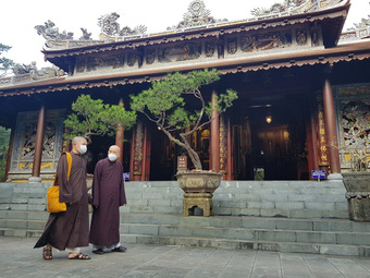 Hình ảnh tang lễ ''im lặng'' của Thiền sư Thích Nhất Hạnh tại Tổ đình Từ Hiếu