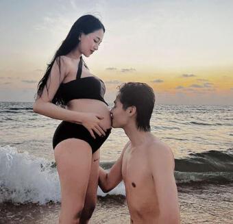 Con gái Minh Nhựa lần đầu diện bikini khi mang bầu lần hai, khéo giải thích về ''chỗ hơi đen'' của chồng thiếu gia