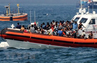 Italy phát hiện 7 người di cư thiệt mạng trên tàu do hạ thân nhiệt