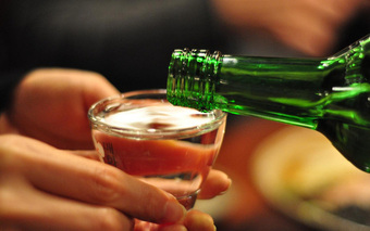 Vì sao uống rượu bia tăng nguy cơ ung thư: Chuyên gia chỉ ra cơ chế, ảnh hưởng "cực gắt"