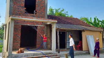 UNDP và WorldShare hỗ trợ xây thêm 73 nhà chống bão lụt ở Quảng Bình