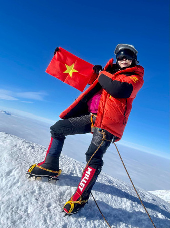 Nữ vận động viên Việt Nam đầu tiên ''hạ gục'' Everest tiếp tục hành trình