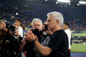 Được ví là Sir Alex của AS Roma, Mourinho lên tiếng