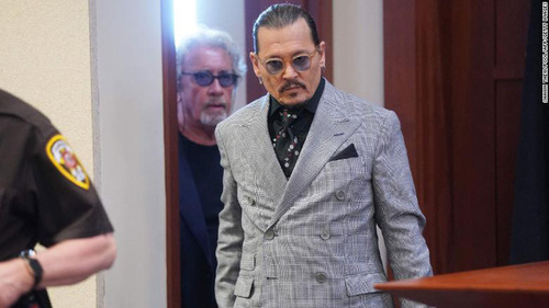 Johnny Depp mất dần bạn bè, sự nghiệp lao dốc vì nghiện ngập
