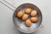 Người Trung Quốc tin rằng làm trứng gà theo cách này sẽ mang lại may mắn