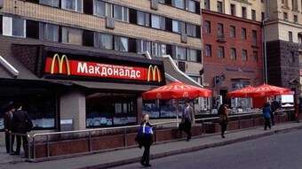McDonald''s sẽ bán toàn bộ cửa hàng ở Nga cho đơn vị được cấp phép