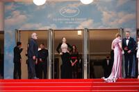 Lý Nhã Kỳ phủ trang sức hơn 2 tỷ cùng phong thái vương giả oanh tạc thảm đỏ LHP Cannes ngày thứ 4