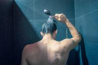 6 việc không nên làm trước khi tắm kẻo đột quỵ lúc nào không biết
