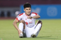 Nhâm Mạnh Dũng chơi nhạt nhòa trong lần đầu đá chính ở AFC Cup