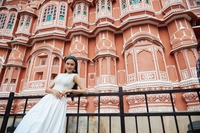 Á hậu Thủy Tiên gây ấn tượng bởi loạt váy áo thanh lịch, trang nhã tại Ấn Độ