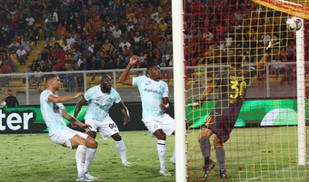 Lukaku cùng đồng đội vỡ òa khi giành 3 điểm ở phút 90+5