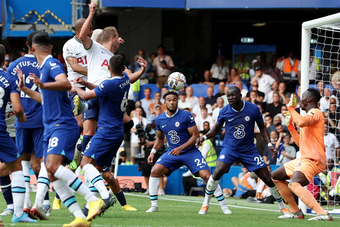 Tottenham giành điểm trên tay Chelsea: Ngọn lửa Conte