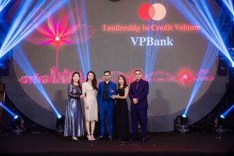 Dẫn đầu về doanh số giao dịch thẻ quốc tế, VPBank được Mastercard vinh danh tại 5 hạng mục giải thưởng lớn