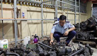 Phát hiện 10 tấn phụ tùng ôtô đã qua sử dụng tại Hưng Yên