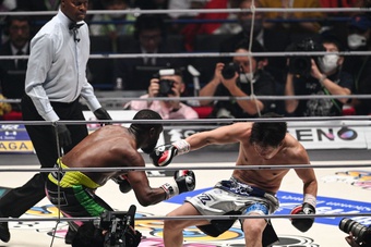 Mayweather hạ knock-out đối thủ Nhật Bản