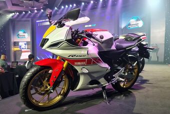 Yamaha YZF-R15 và YZF-R15M ra mắt ở Việt Nam, giá từ 78 triệu đồng