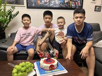 BTV Quang Minh mừng sinh nhật cậu út 4 tuổi giản dị và ấm cúng