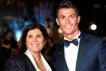 Mẹ Ronaldo: Trước khi qua đời, tôi muốn thấy con trai trở lại Sporting