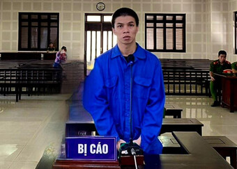 Chém người vì không ưa… cái cửa, một thanh niên lãnh 14 năm tù