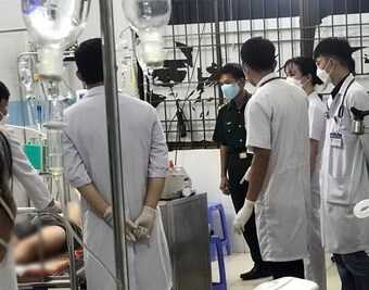 Kịp thời cứu chữa 9 thuyền viên trên tàu Trung Quốc bị ngộ độc