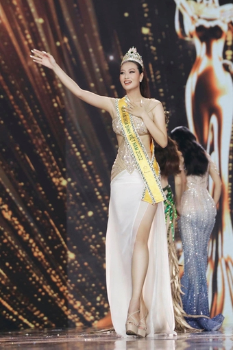 Tân hoa hậu Miss Grand Vietnam - Đoàn Thiên Ân: Mẹ mất, bố bệnh, vất vả mưu sinh
