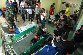 Vụ bạo loạn sân cỏ ở Indonesia: Xử lý hàng loạt cảnh sát địa phương