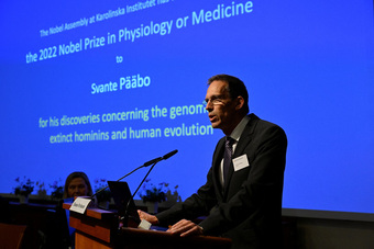 Giáo sư người Thụy Điển giành giải Nobel Y sinh 2022