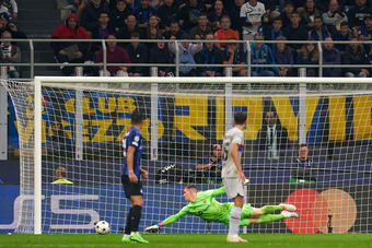 Inter 1-0 Barcelona: Calhanoglu tỏa sáng, Barca thua trận thứ 2 liên tiếp