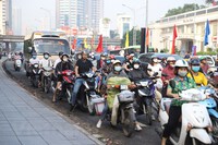 Cần tổ chức, điều tiết lại giao thông ở khu vực hầm chui Lê Văn Lương