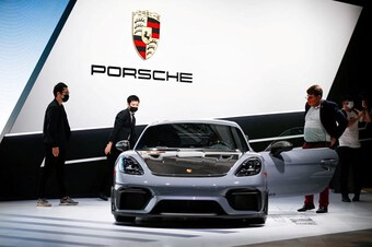 Porsche vượt Volkswagen trở thành hãng ôtô định giá cao nhất châu Âu