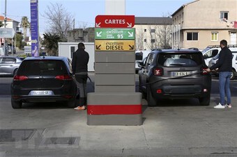 Nhiều trạm xăng tại Pháp gặp khó khăn về nguồn cung