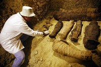 Ai Cập phát hiện nhiều xác ướp có lưỡi vàng tại địa điểm khảo cổ Quwei