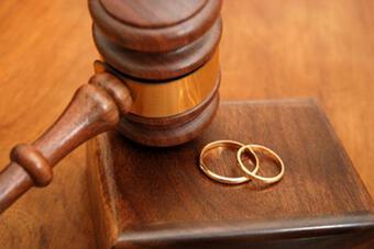 Quen 3 tháng thì cưới, chồng lập tức đòi ly hôn khi vợ bị ung thư