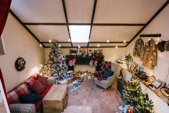Hưởng ứng không khí Giáng sinh sớm tại những quán cà phê nằm trong ngôi biệt thự phong cách Châu Âu