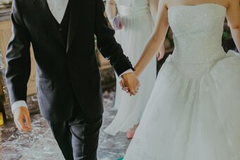 Quá trình các cặp đôi trẻ “đấu tranh” để có được một tiệc cưới thân mật theo thời hiện đại?