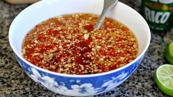 Cách làm nước mắm chua ngọt ngon ăn với các món gỏi, cơm tấm, các món cuốn